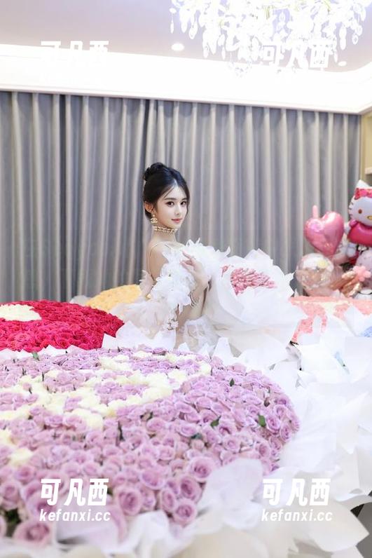 在Seoyool (서율)的可爱图库中发现新灵感，下载她的写真作品，尽享艺术之美！.txt